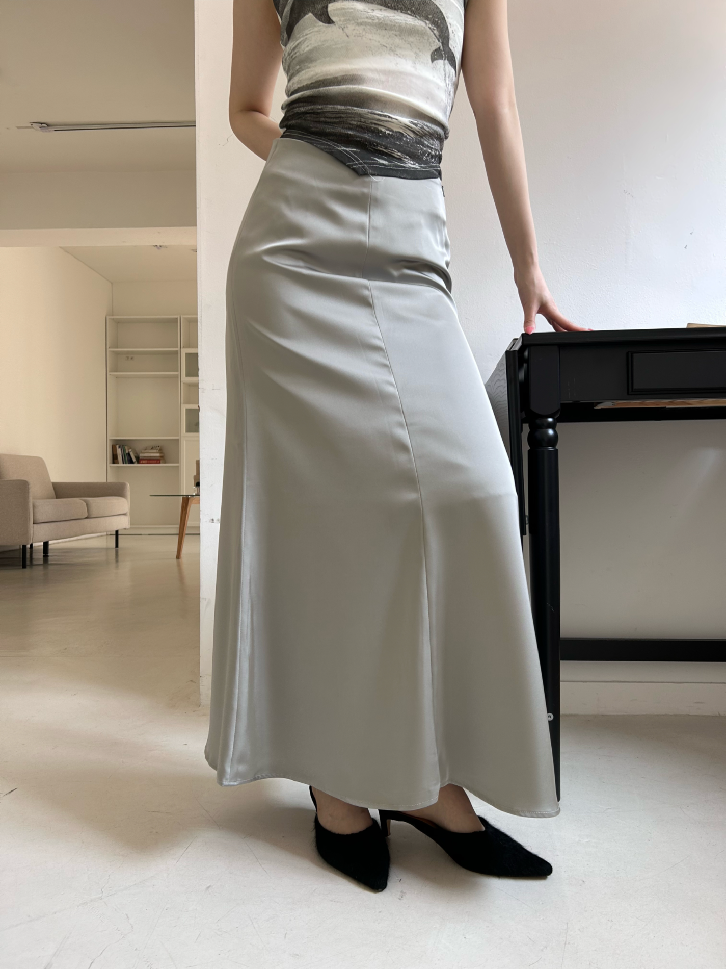 silky pearl long skirt (2color)
