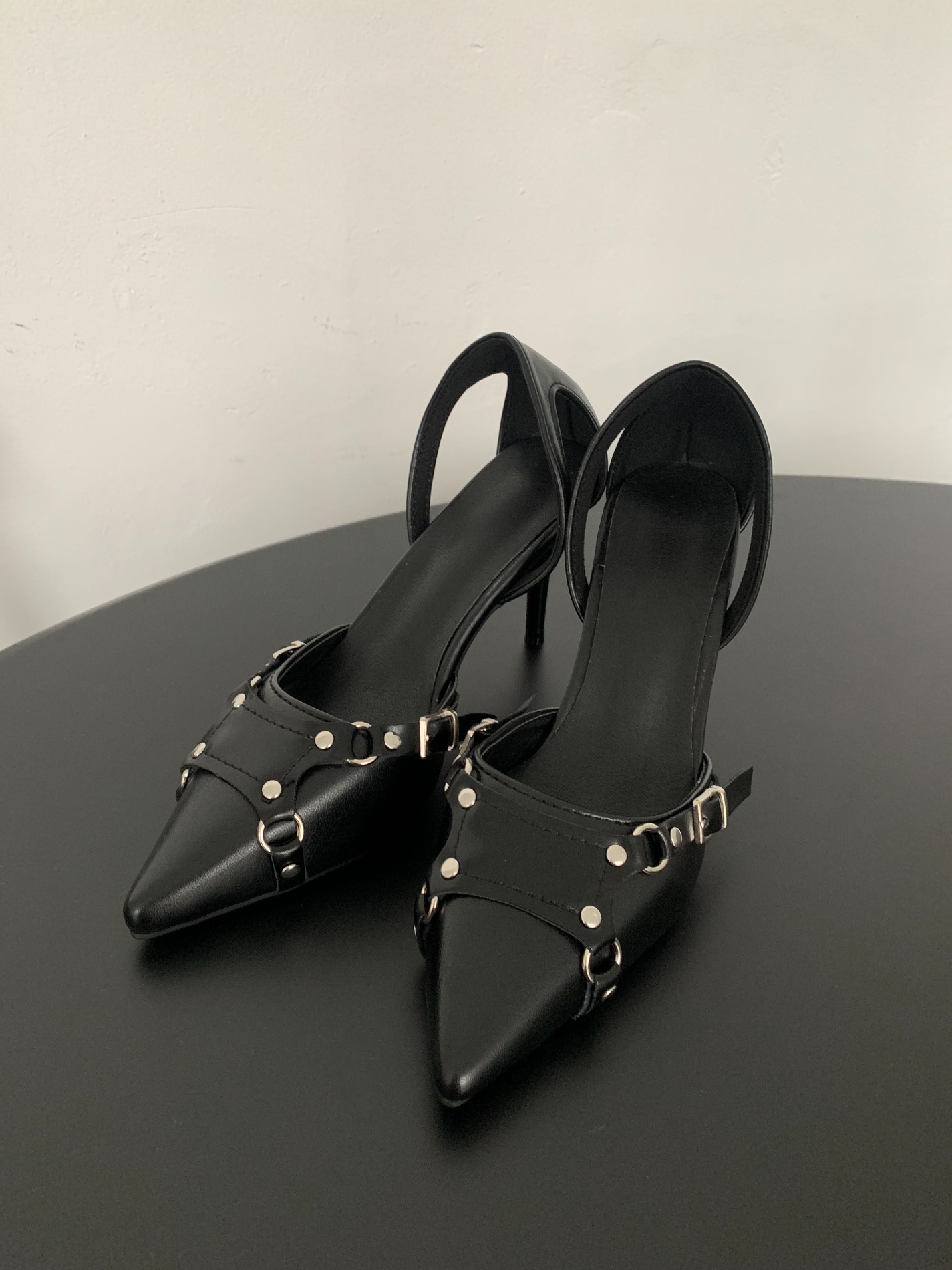chain stiletto heel